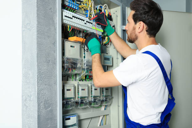 Best Affordable Emergency Electrician  in La Porte City, IA